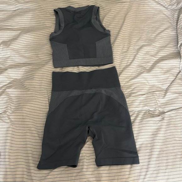 Workout set - Picture 2 of 3